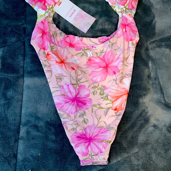 💓NWT Hurley X LoveShackFancy One-Piece Bikini💓 - Picture 6 of 13
